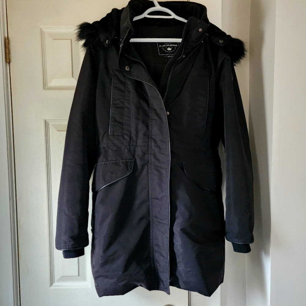 NOIZE Winter Coat in Black